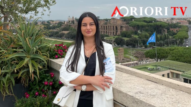 ,,როცა შორს ხარ სამშობლოსგან, თითოეული იმედიანი სიტყვა მეტად ძვირფასი ხდება” – ,,ახალგაზრდა ელჩი” ნინო ჩაჩუა ,,გაიცანი ახალგაზრდა ემიგრანტი”-ს რუბრიკაში