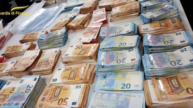 ნაღდი ფულის გადატანა იტალიიდან საქართველოში (ან პირიქით)